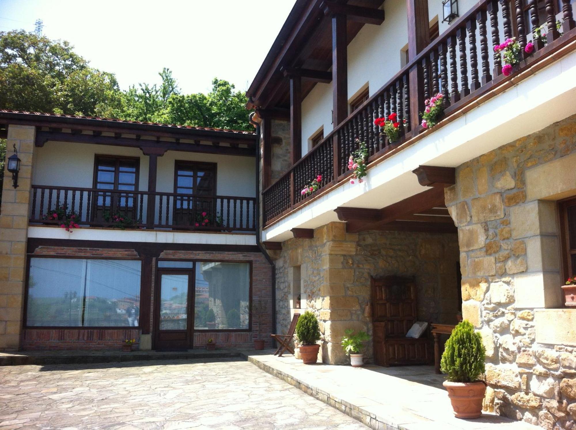 Posada Mar De Santillana Ubiarco Exterior photo
